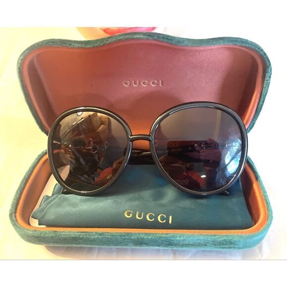 Gucci GG0889S 001 Black Oversized Plastic Woman s Sunglasses NEW main image 5